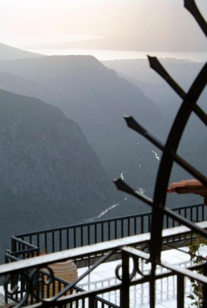 Hotel Varonos, Delphi